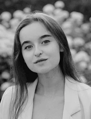 Lily L.